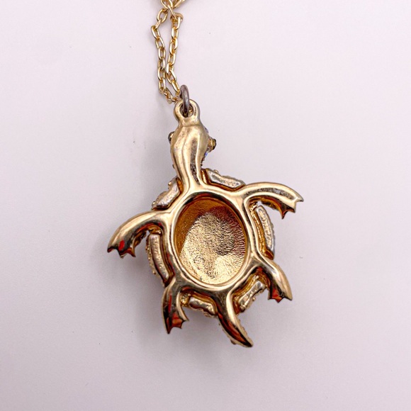 Betsey Johnson Signed Sea Turtle Pendant Necklace w/ Faux Pearls and Rhinestones - Picture 14 of 14